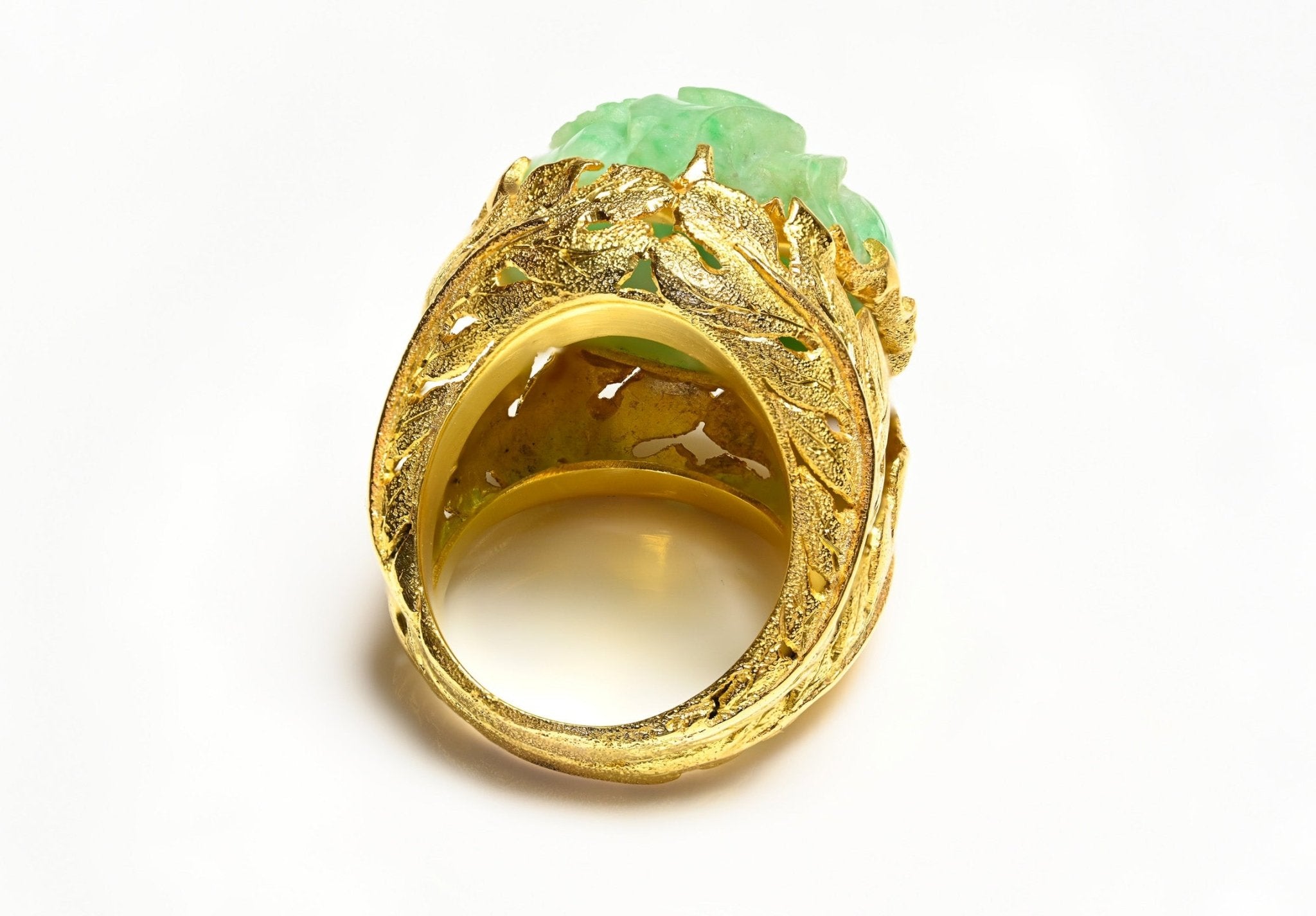 Vintage Yellow Gold Carved Jade Women’s Ring
