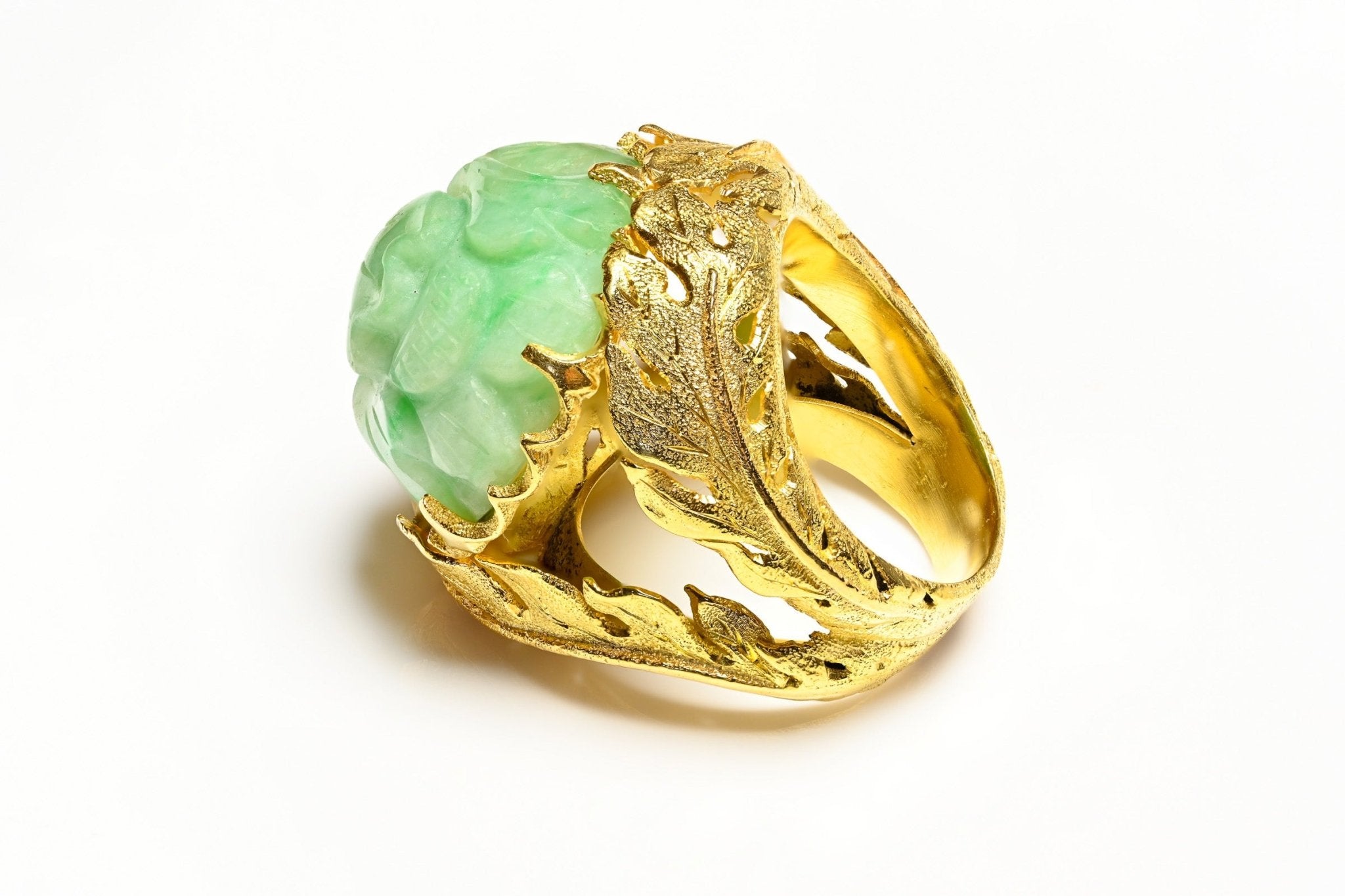 Vintage Yellow Gold Carved Jade Women’s Ring