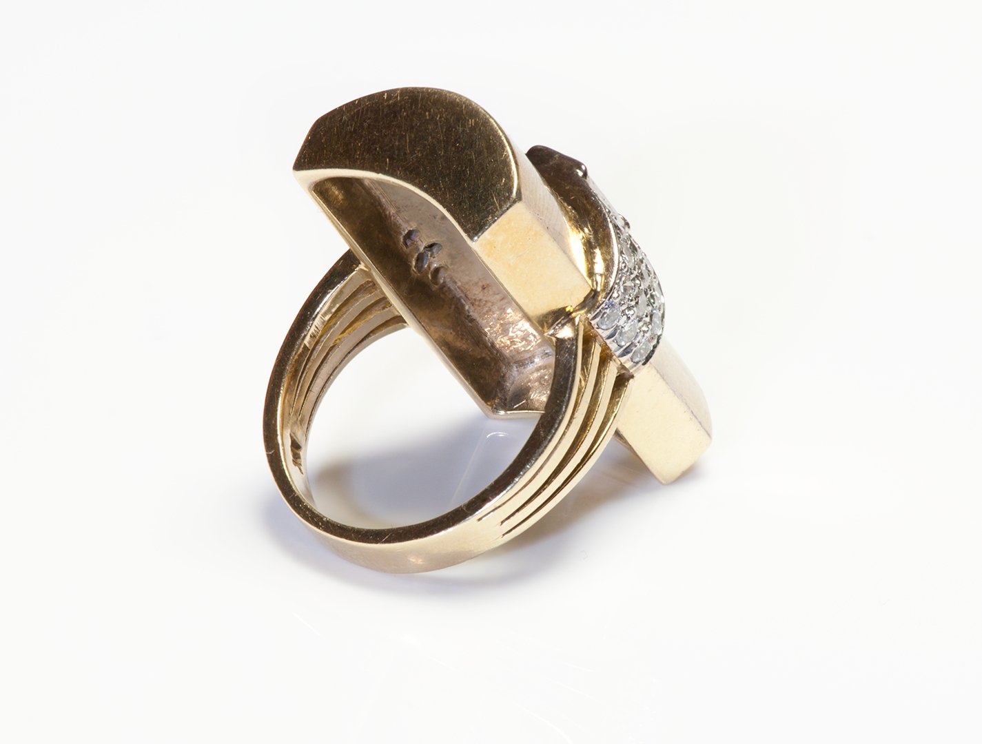Vintage Yellow Gold Diamond Barrel Ring