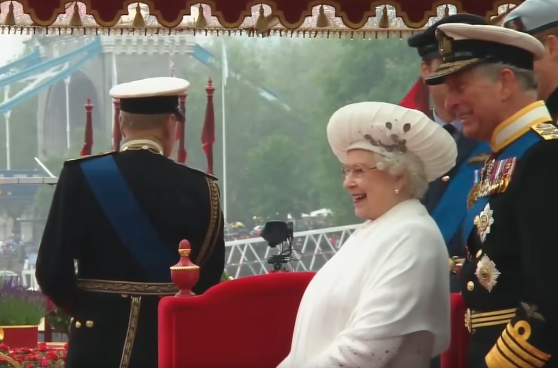 10 Habits That Helped Queen Elizabeth II Live 96 Years. You Can Do It Too! - DSF Antique Jewelry