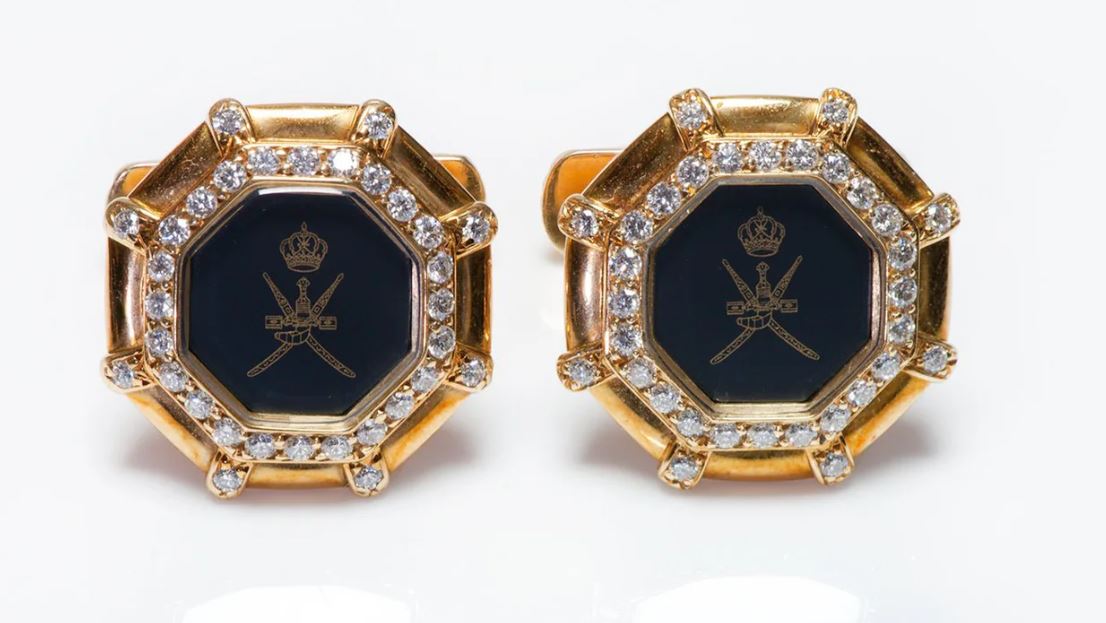 How Jewelry Houses Showcase the Center Stone: The Setting That Makes All the Difference