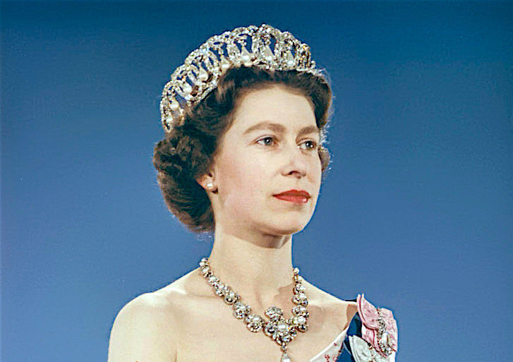 30 Fun And Interesting Facts About Queen Elizabeth II - DSF Antique Jewelry