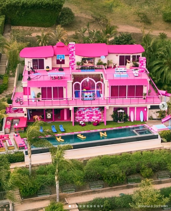 A "Barbie" Dream House Us available For Rent On Airbnb in Malibu - DSF Antique Jewelry