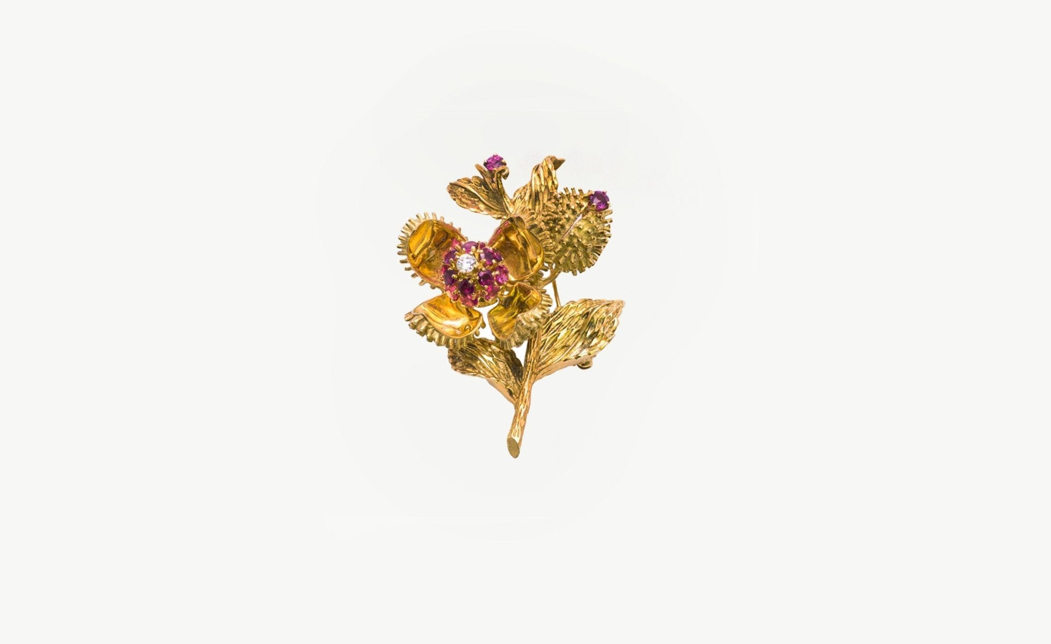 A Guide to Buying Gold Vintage Brooches - DSF Antique Jewelry