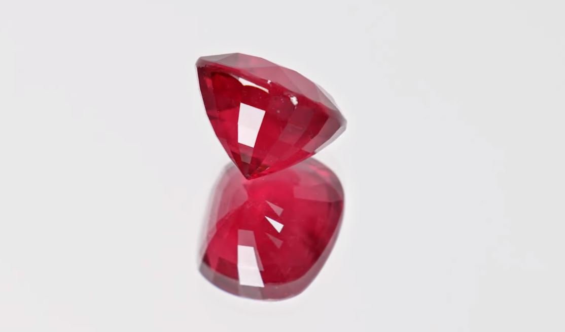 A Huge Ruby Was Recently Sold For A Record Price - DSF Antique Jewelry