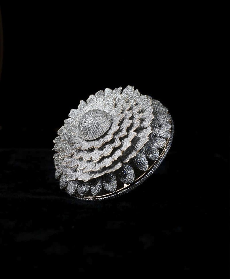 A Ring with Over 12.000 Diamonds set a New Guinness World Record - DSF Antique Jewelry