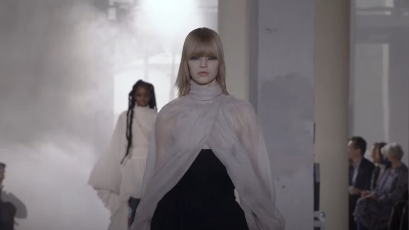 Paris Fashion Week: The New Courreges And Rochas Collections - DSF Antique Jewelry