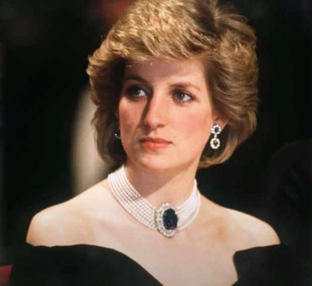 Princess Diana And Her Amazing Signature Pearl Choker - DSF Antique Jewelry