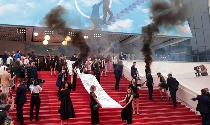 Protest At Cannes Film Festival. Smoke "Bombs" Hidden In Underwear - DSF Antique Jewelry