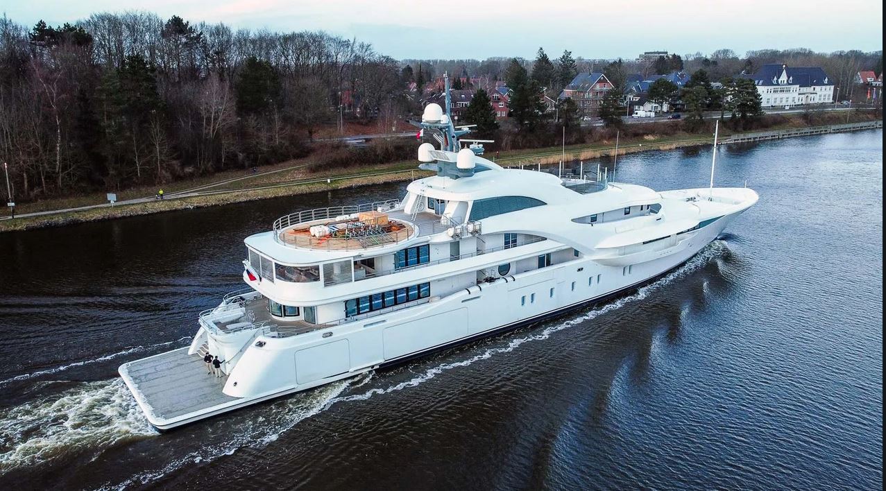 Putin's Second-Largest Yacht Spotted Off The Coast Of Estonia - DSF Antique Jewelry
