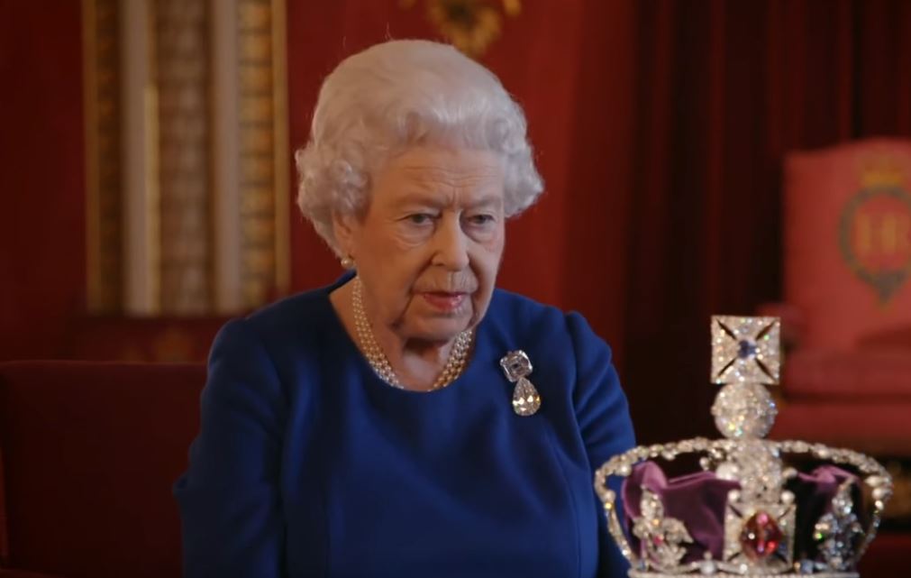 Queen Elizabeth's Impressive Fortune And The Magnificent Crown Jewels - DSF Antique Jewelry