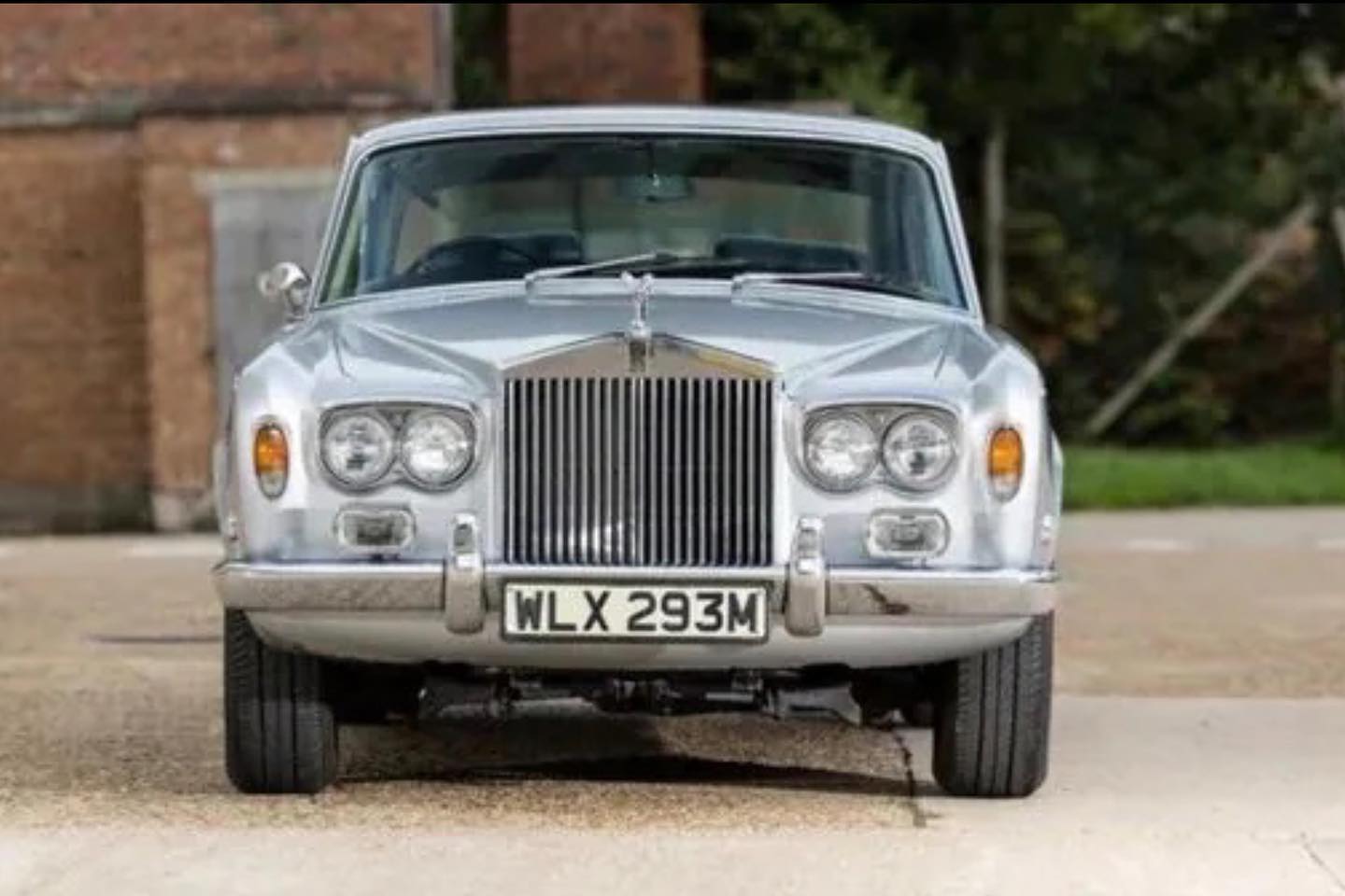 Rolls-Royce Belonging To Freddie Mercury At Auction For Charity Project In Ukraine - DSF Antique Jewelry