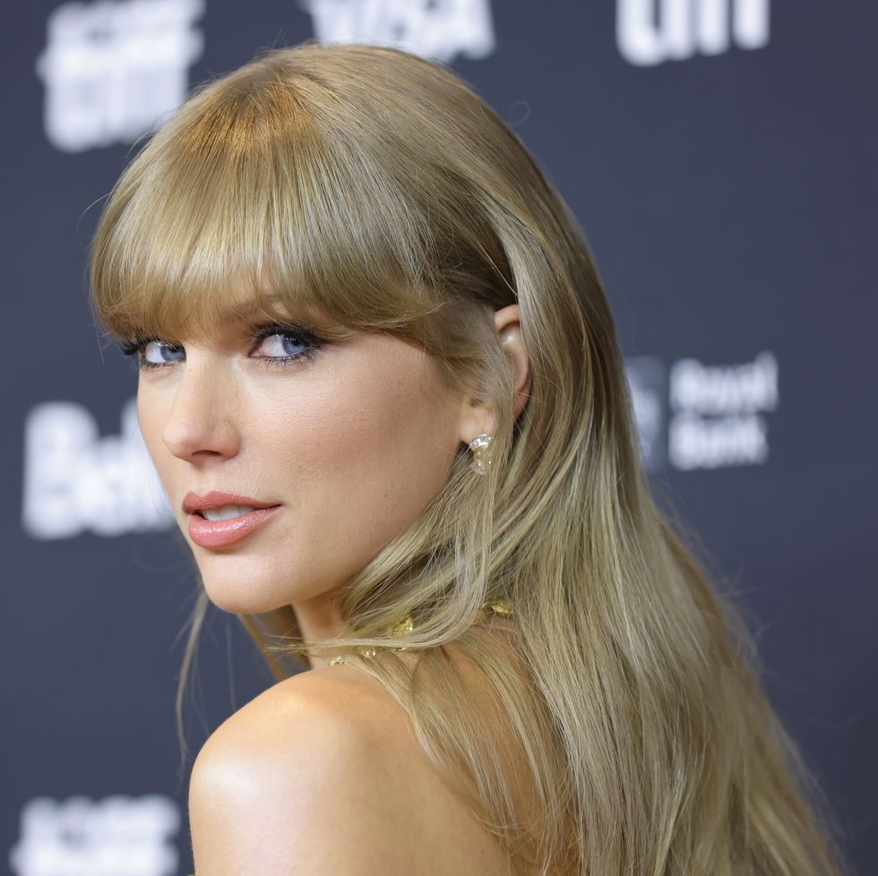 Taylor Swift Is The First Artist To Occupy The Entire Top 10 Of Billboard Hot 100 - DSF Antique Jewelry