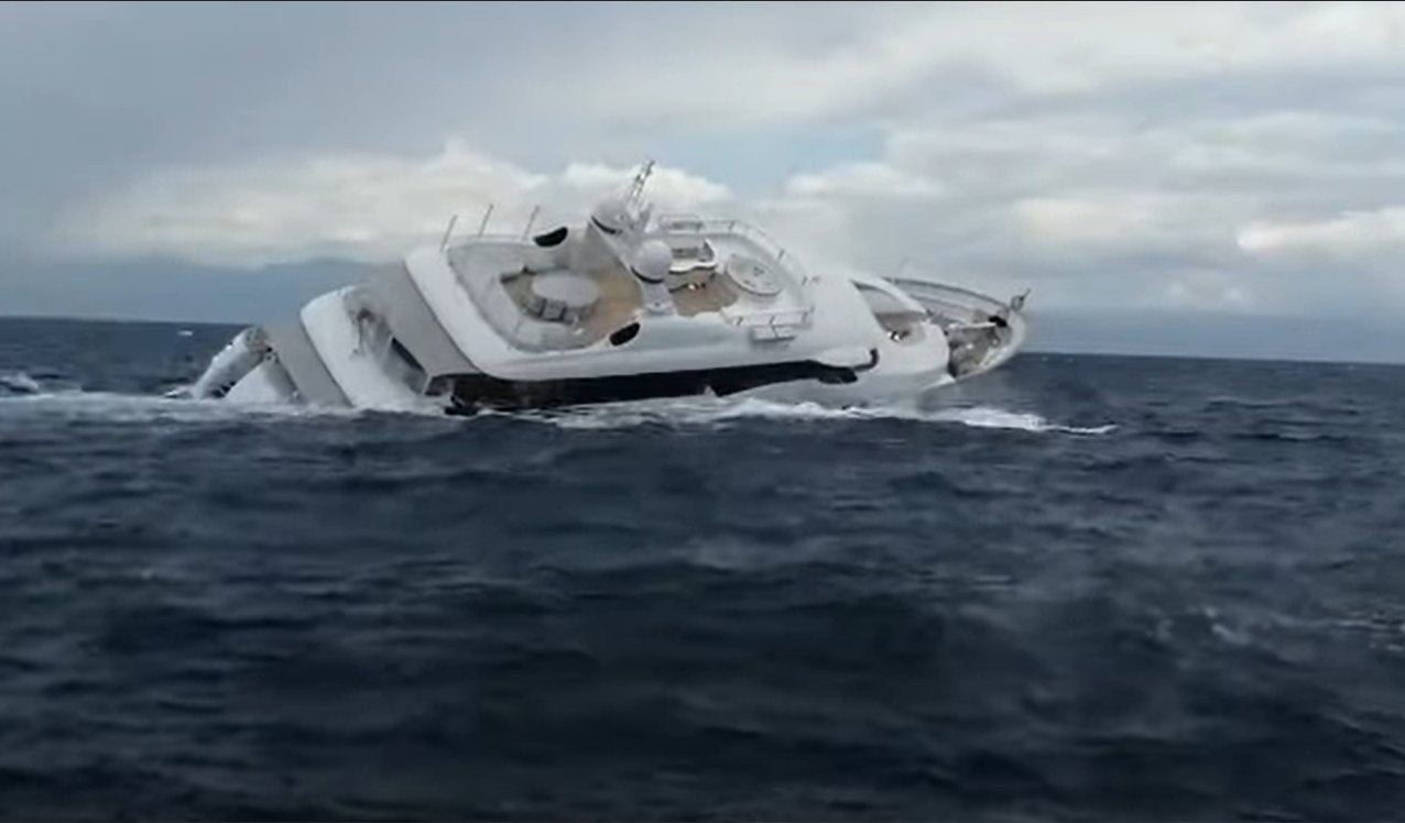 The Moment When A $50 Million Super Yacht Of A Russian Oligarch Sinks - DSF Antique Jewelry