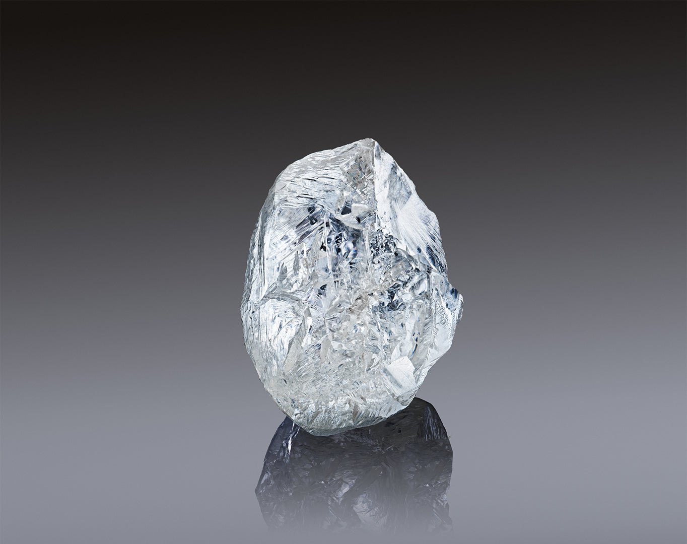 The Star of Alrosa Jubilee Auction Number 100 in Dubai - a Huge 242 Carat Rough Diamond - DSF Antique Jewelry
