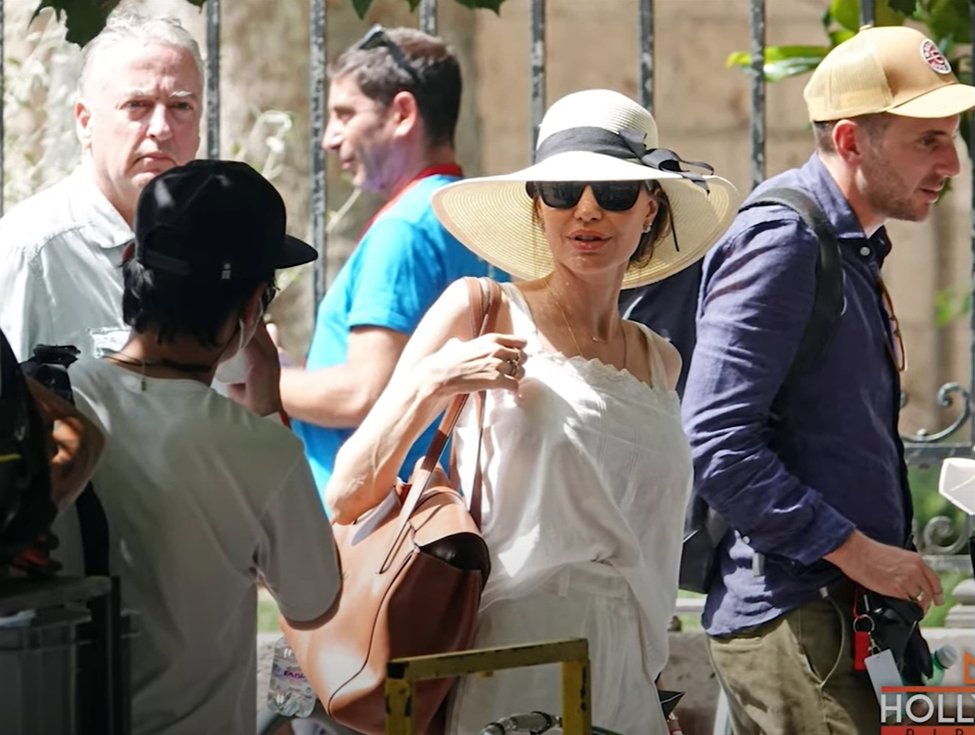 "Without Blood": Angelina Jolie Spotted Directing Her New Film In Rome - DSF Antique Jewelry