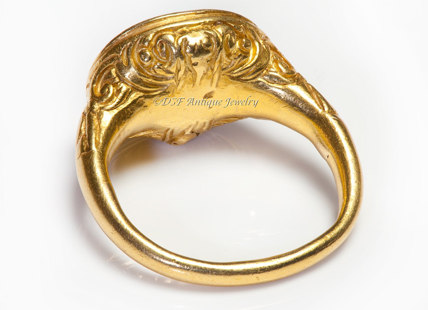 16th or 17th Century Carnelian Intaglio Gold Men's Ring - DSF Antique Jewelry