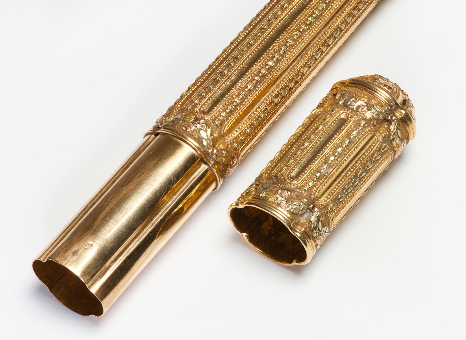 18th Century French 18K Engraved Gold Etui