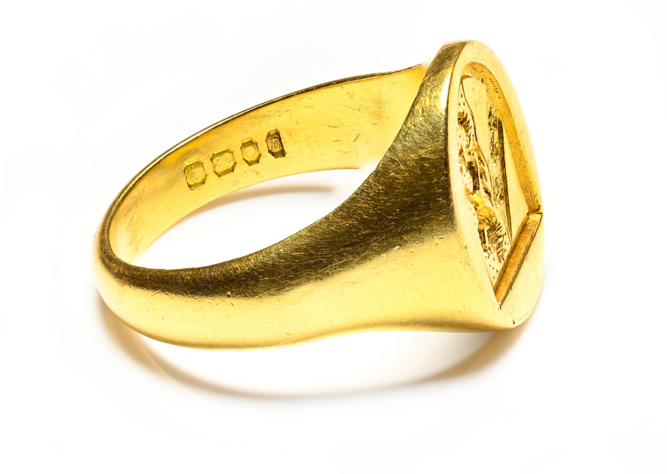 Antique 22K Y Gold Crest Men's Ring