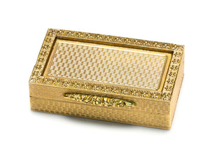 A Refined Antique English Gold Box with Engine-Turned Detailing