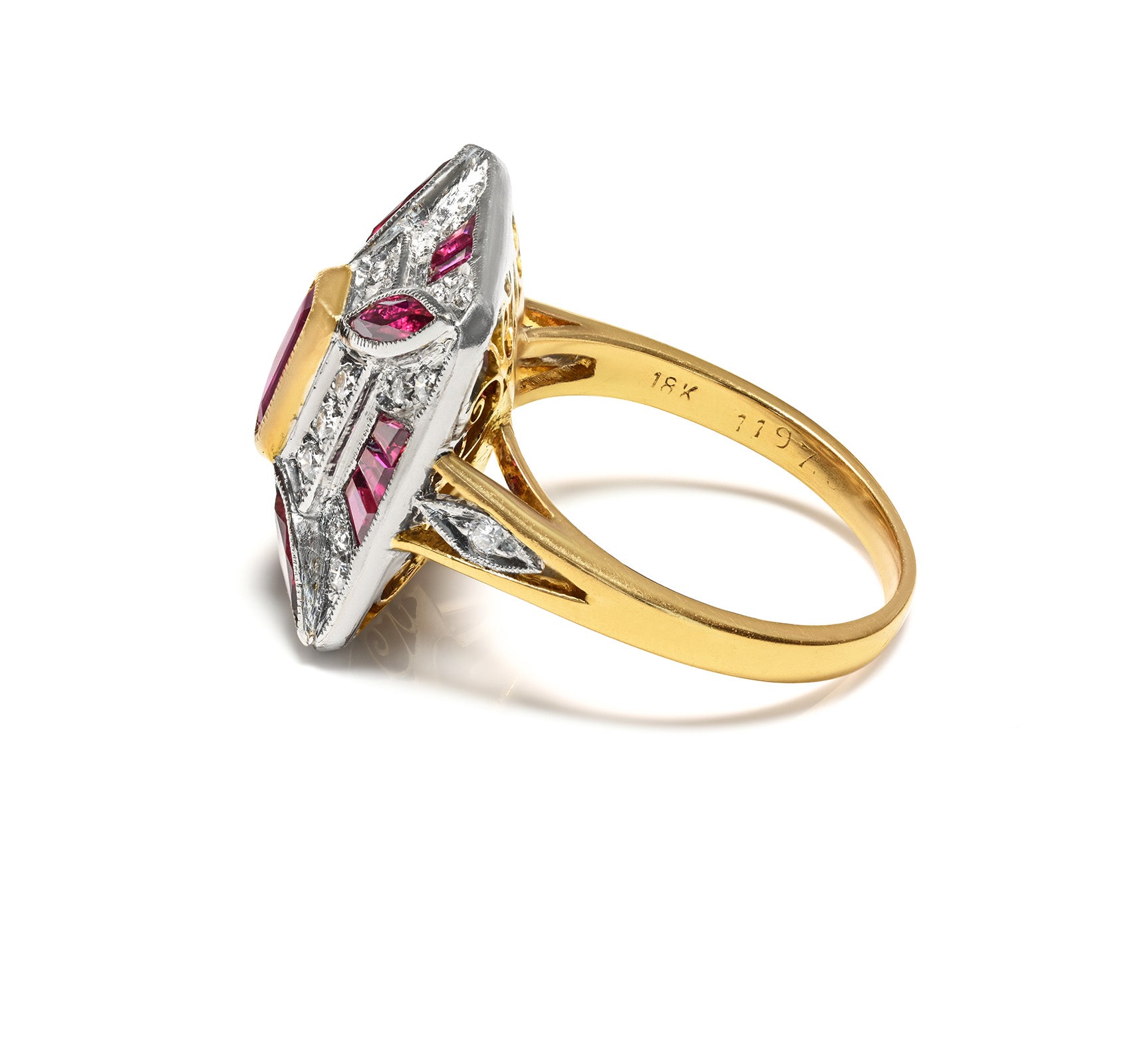 Vintage 18K Gold Ruby Diamond Ring 