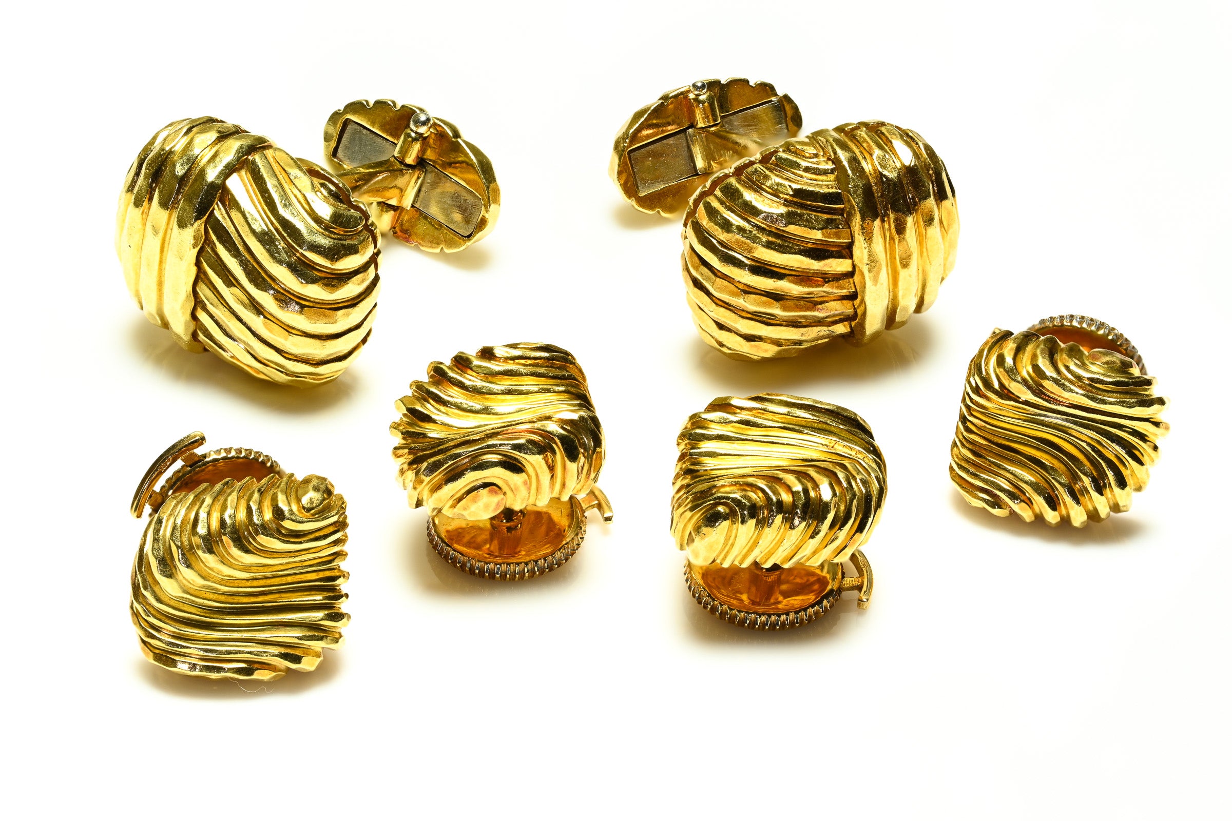 Henry Dunay Set: 18K Gold Cufflink and Studs