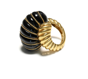 Vintage 1960's Yellow Gold Onyx Ring