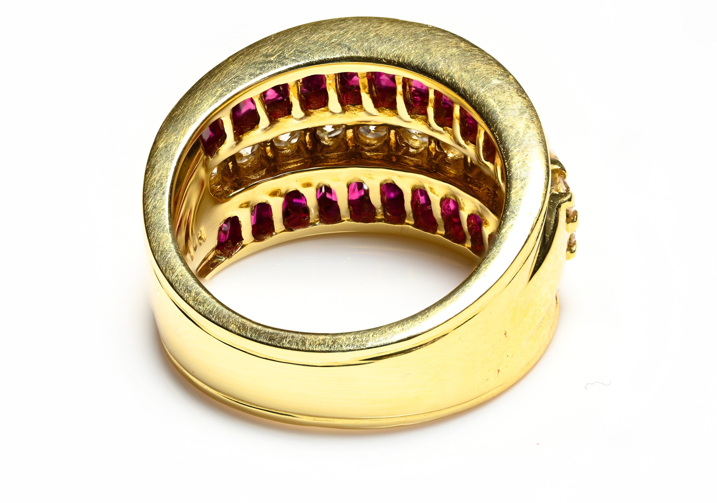 Ruby and Diamond Women Ring in 18K Yellow Gold