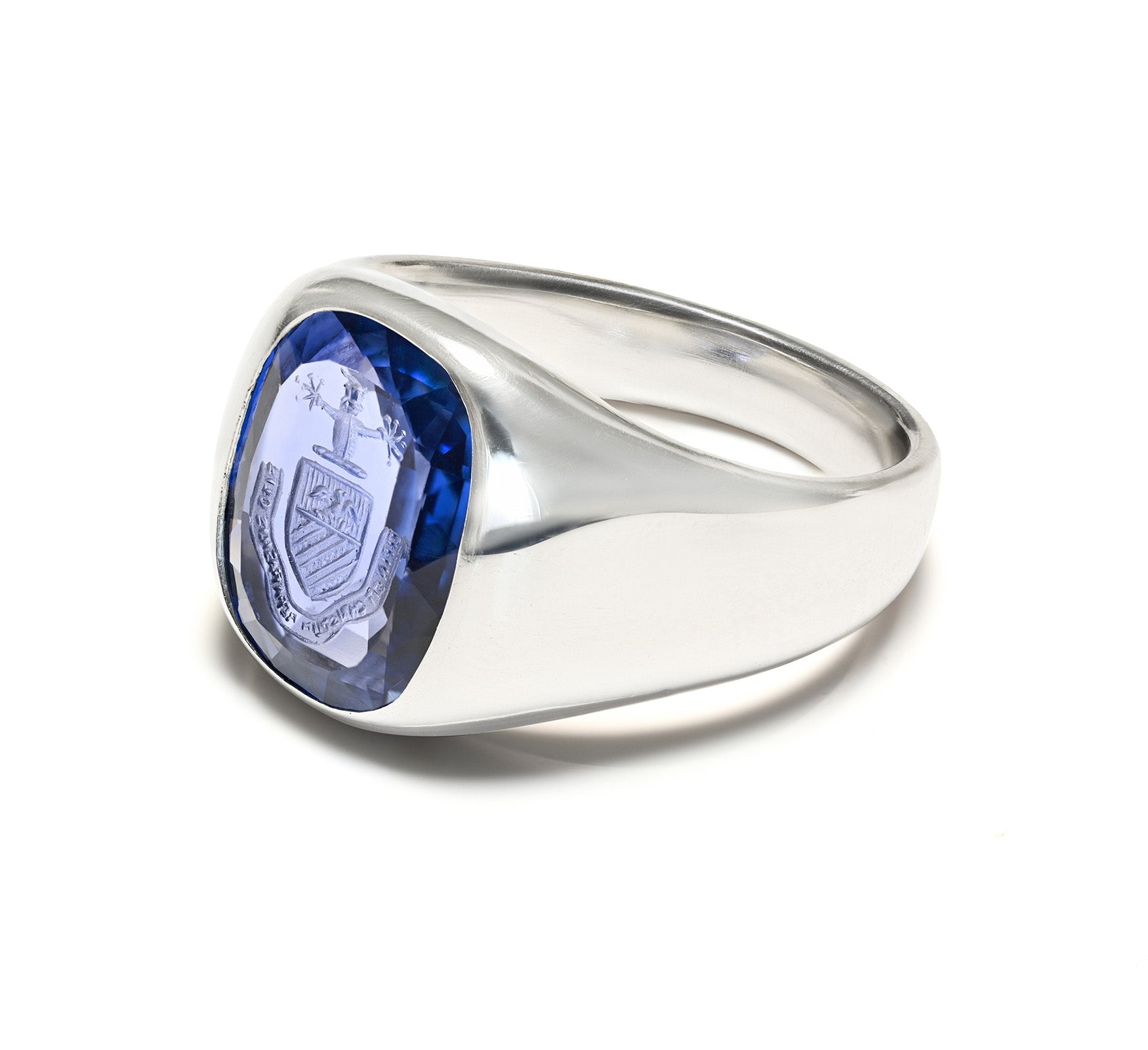 Antique Tiffany Co No Heat 7-Carat Ceylon Sapphire Crest Men’s Ring Platinum GIA Certified