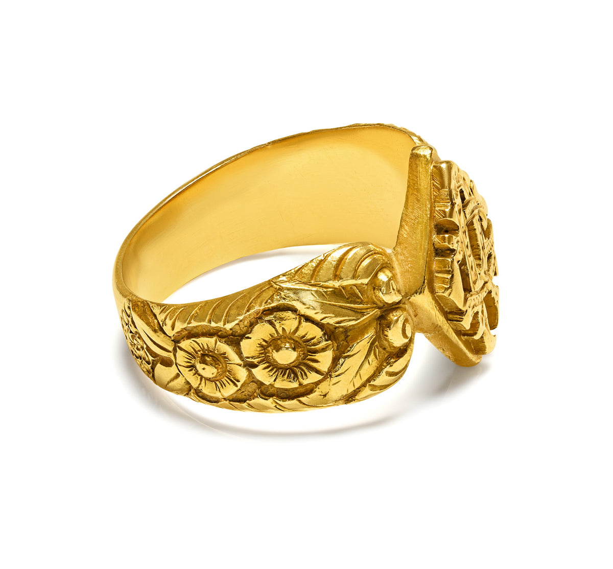 Victorian 18K Yellow Gold Carved Floral Ring