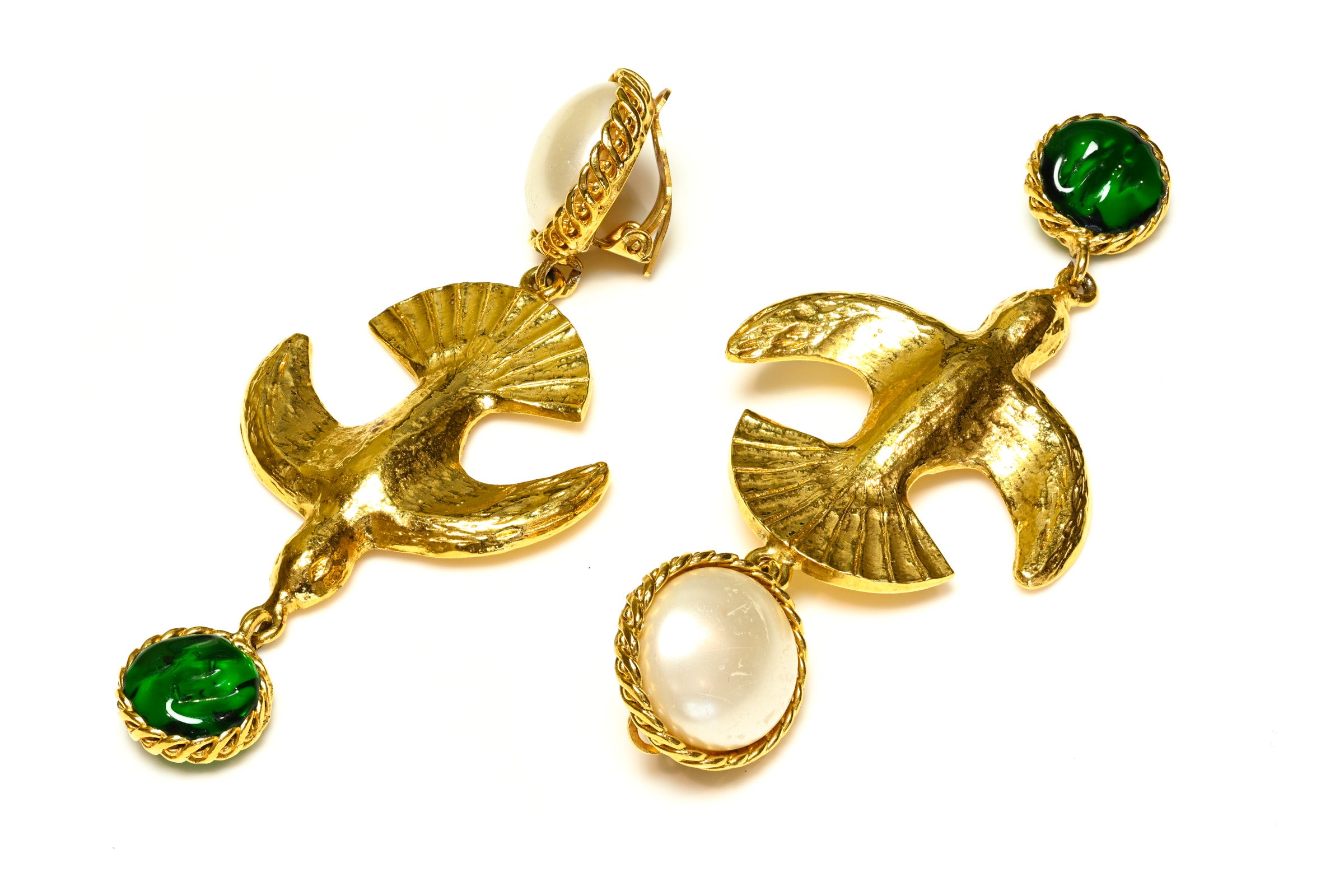 Vintage 1990's Chanel Paris Dove Bird Gripoix Green Glass Earrings 3