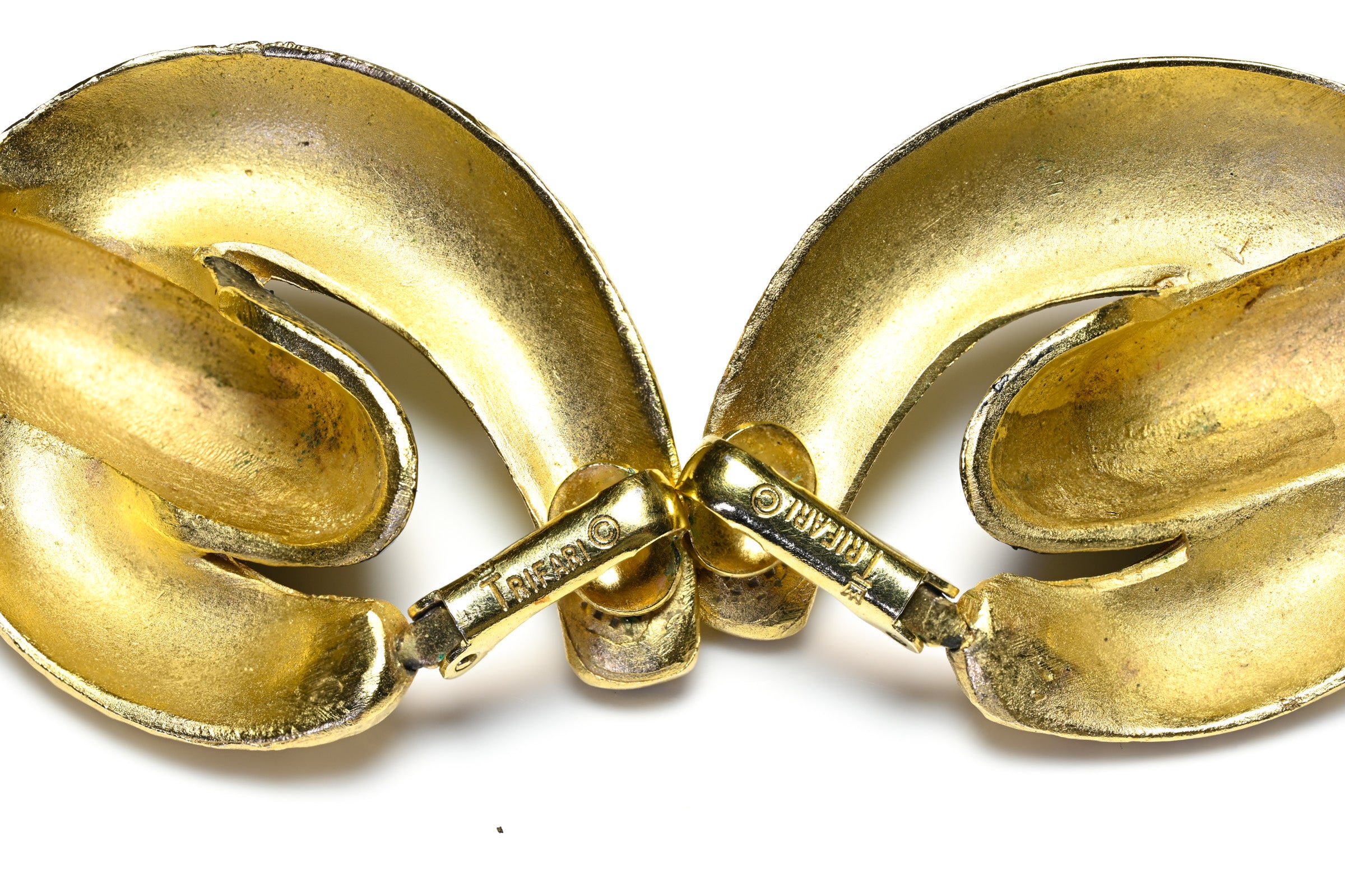 Vintage Trifari Diane Love Shakudo Style Gold Plated Earrings signature