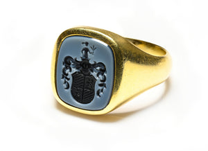 Antique Yellow Gold Agate Intaglio Men's Crest Coat of Arms Ring