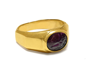 Ancient Garnet Intaglio in an Antique 18K Gold Mounted Men’s Ring