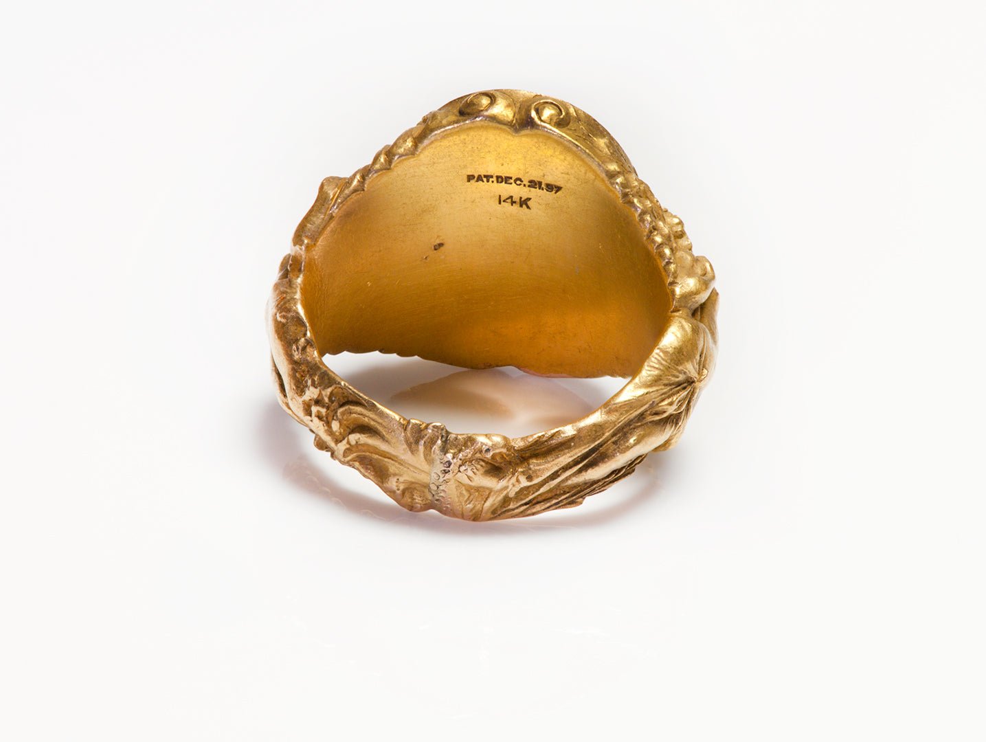 Antique Art Nouveau Gold Intaglio Crest Ring - DSF Antique Jewelry