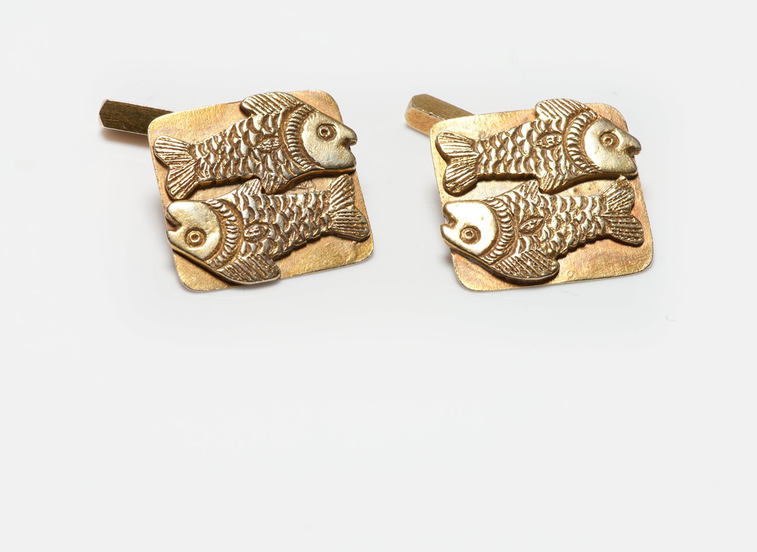 Antique Arts & Crafts Yellow Gold Fish Cufflinks