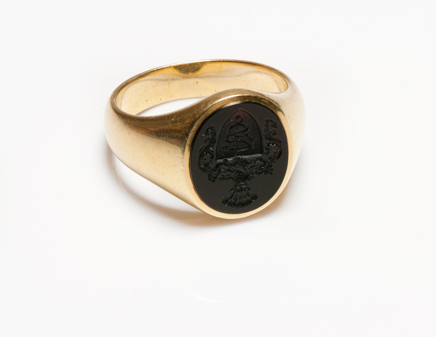 Antique French 18K Yellow Gold Onyx Crest Men's Ring - DSF Antique Jewelry