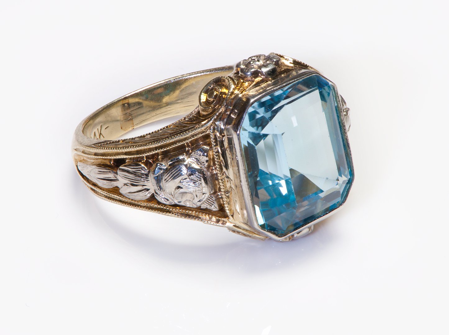 Antique Gold Aquamarine Ring - DSF Antique Jewelry