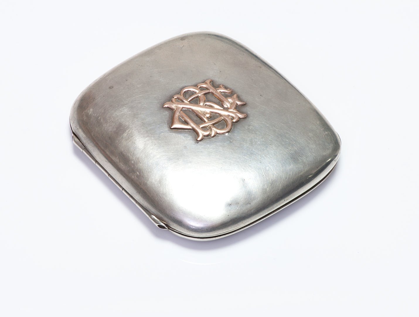 https://dsfantiquejewelry.com/cdn/shop/files/antique-hidden-mistress-erotic-nude-enamel-silver-cigarette-case-objects-498037.jpg