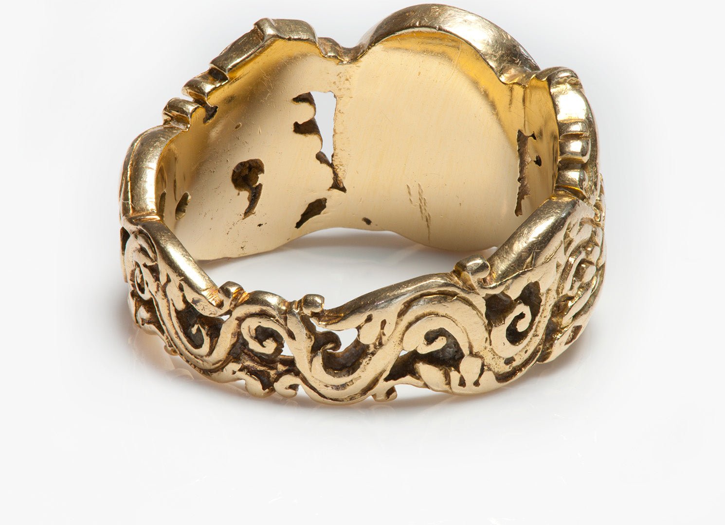 Antique Men's Pierced 18K Gold Griffin Crest Ring - DSF Antique Jewelry