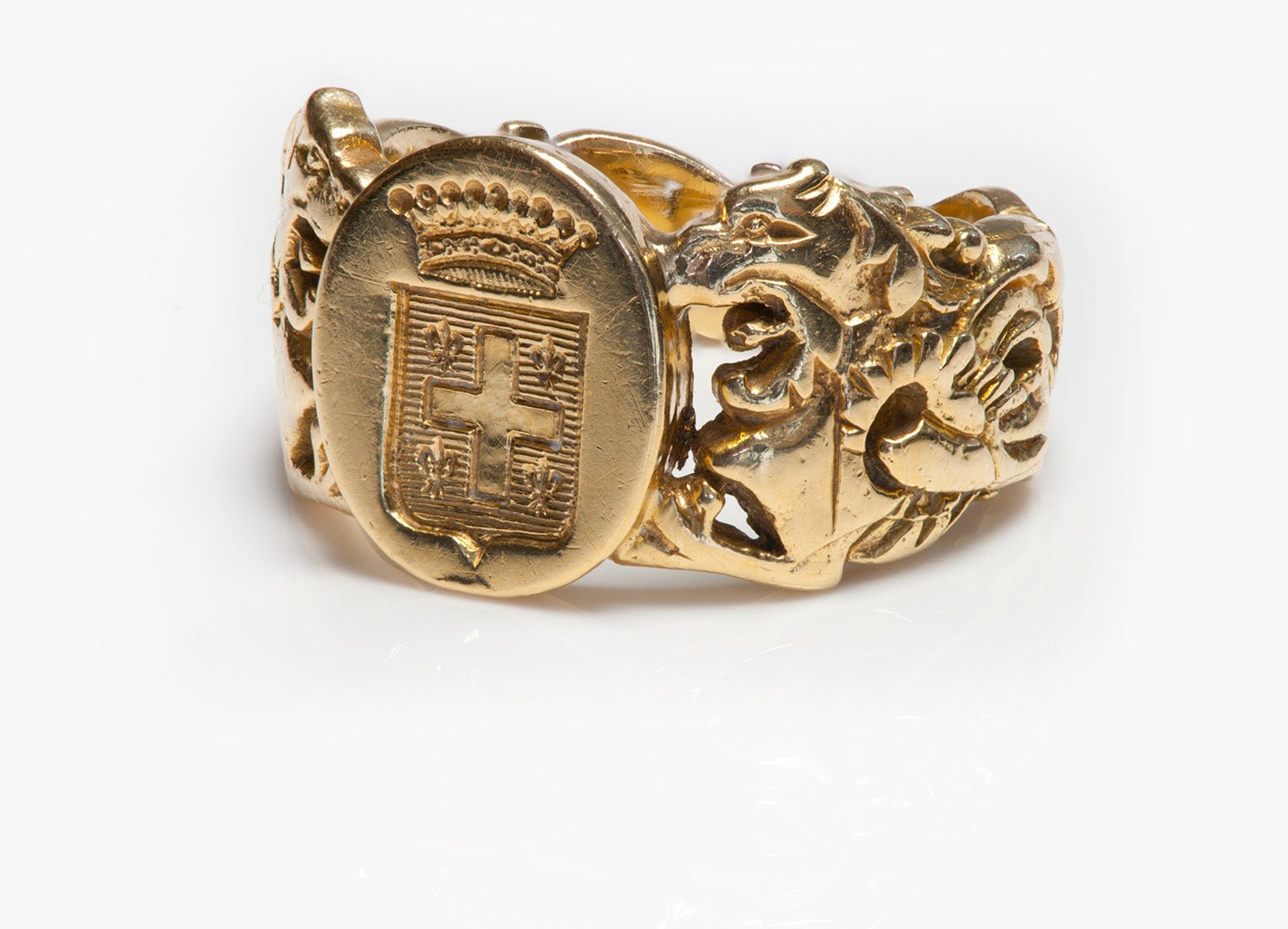 Antique Men's Pierced 18K Gold Griffin Crest Ring