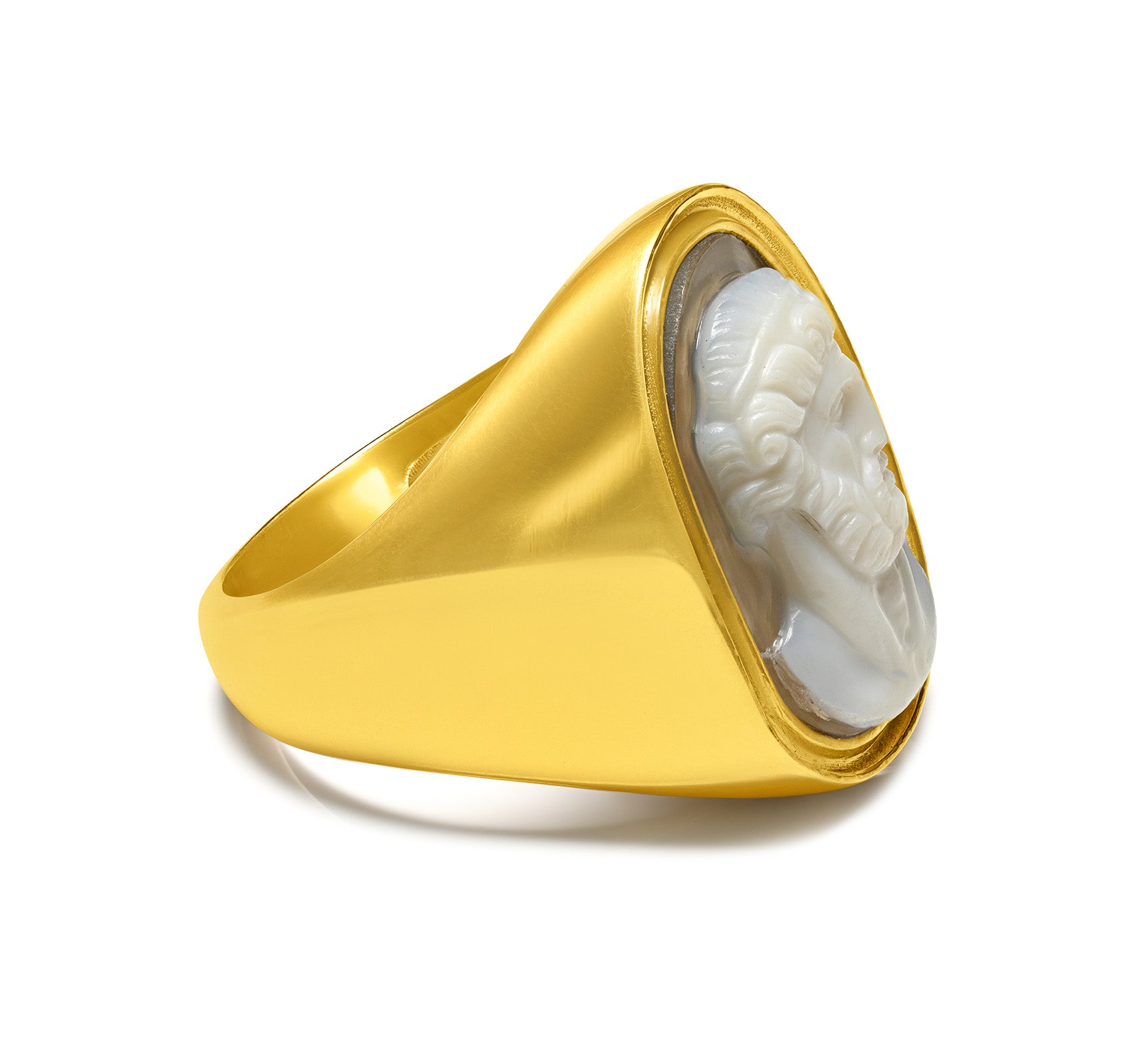 Victorian Gold Carved Cameo Ring Depicting a Classical Greco-Roman Figure