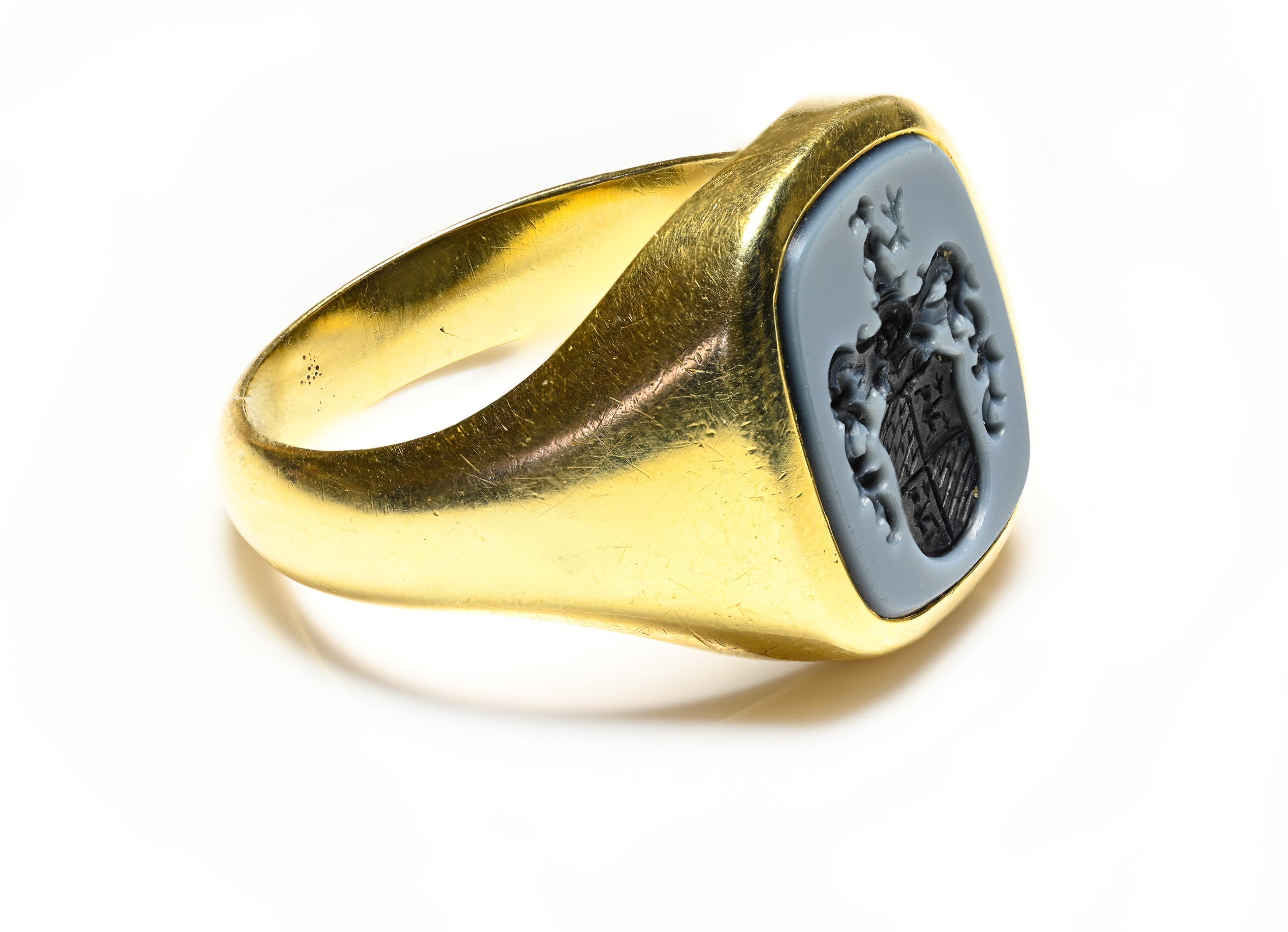 Antique Yellow Gold Agate Intaglio Men's Crest Coat of Arms Ring