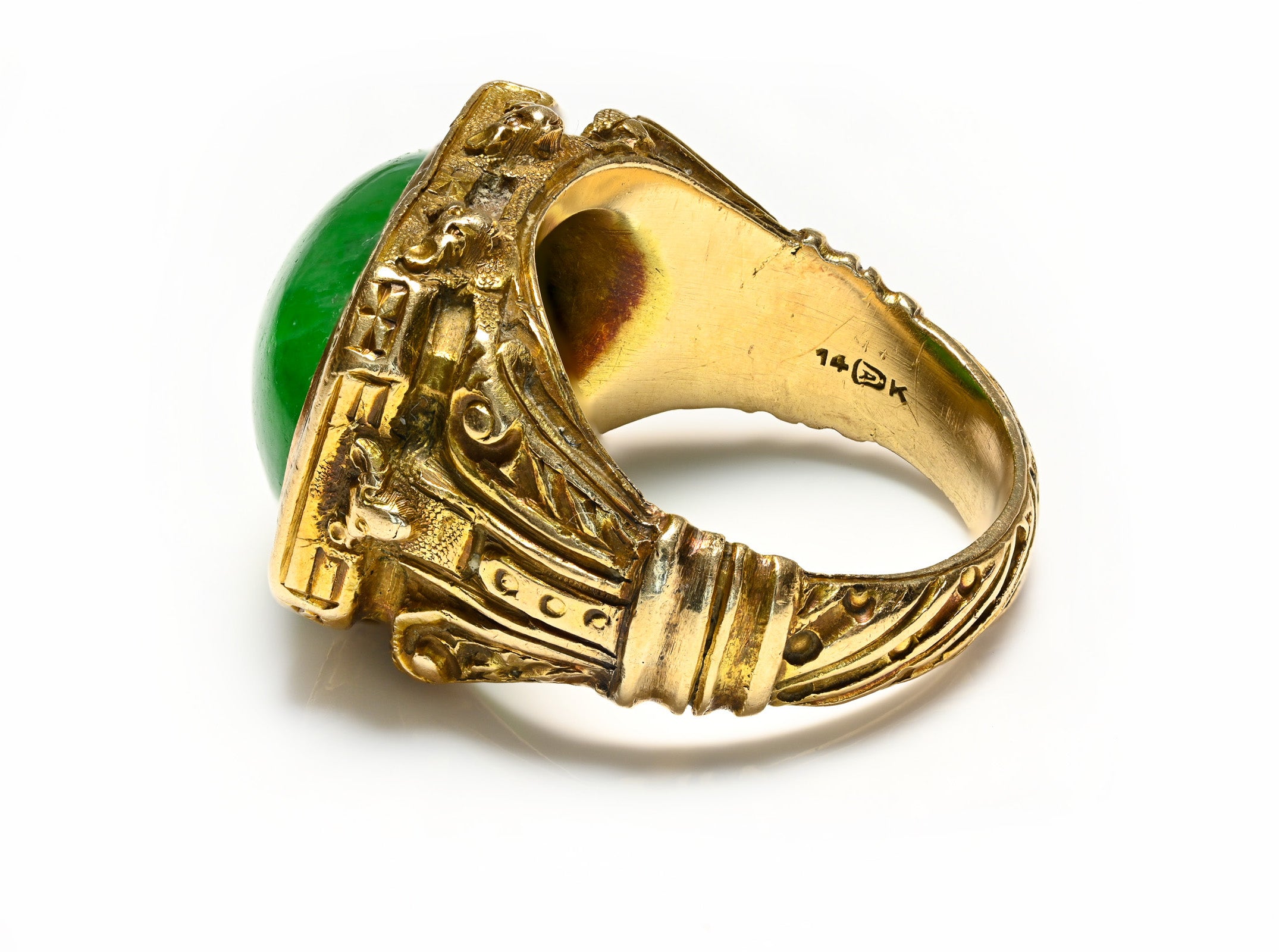 Art Nouveau Carved 14K Yellow Gold Oval Jade Ring