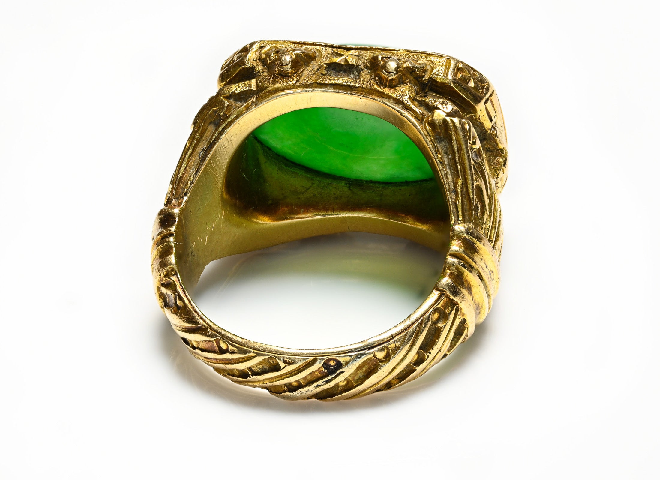 Art Nouveau Carved 14K Yellow Gold Oval Jade Ring