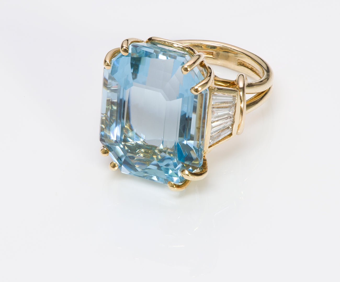 Aquamarine Baguette Diamond Gold Ring