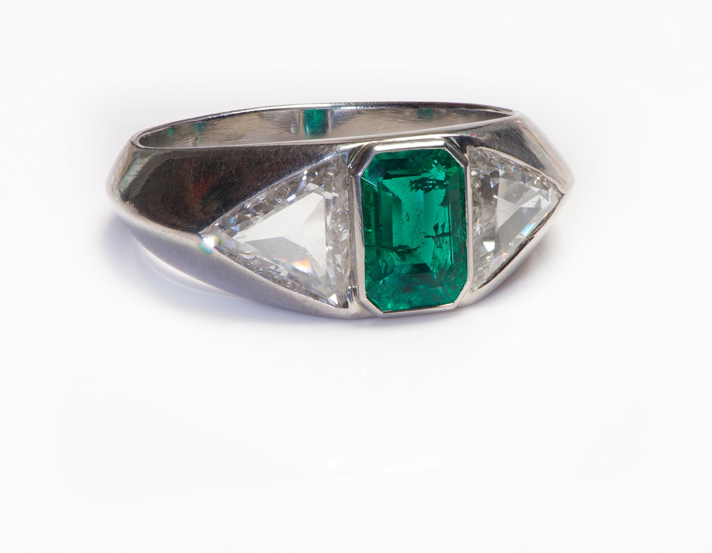 Art Deco Colombian Emerald Triangular Diamond Platinum Ring - DSF Antique Jewelry