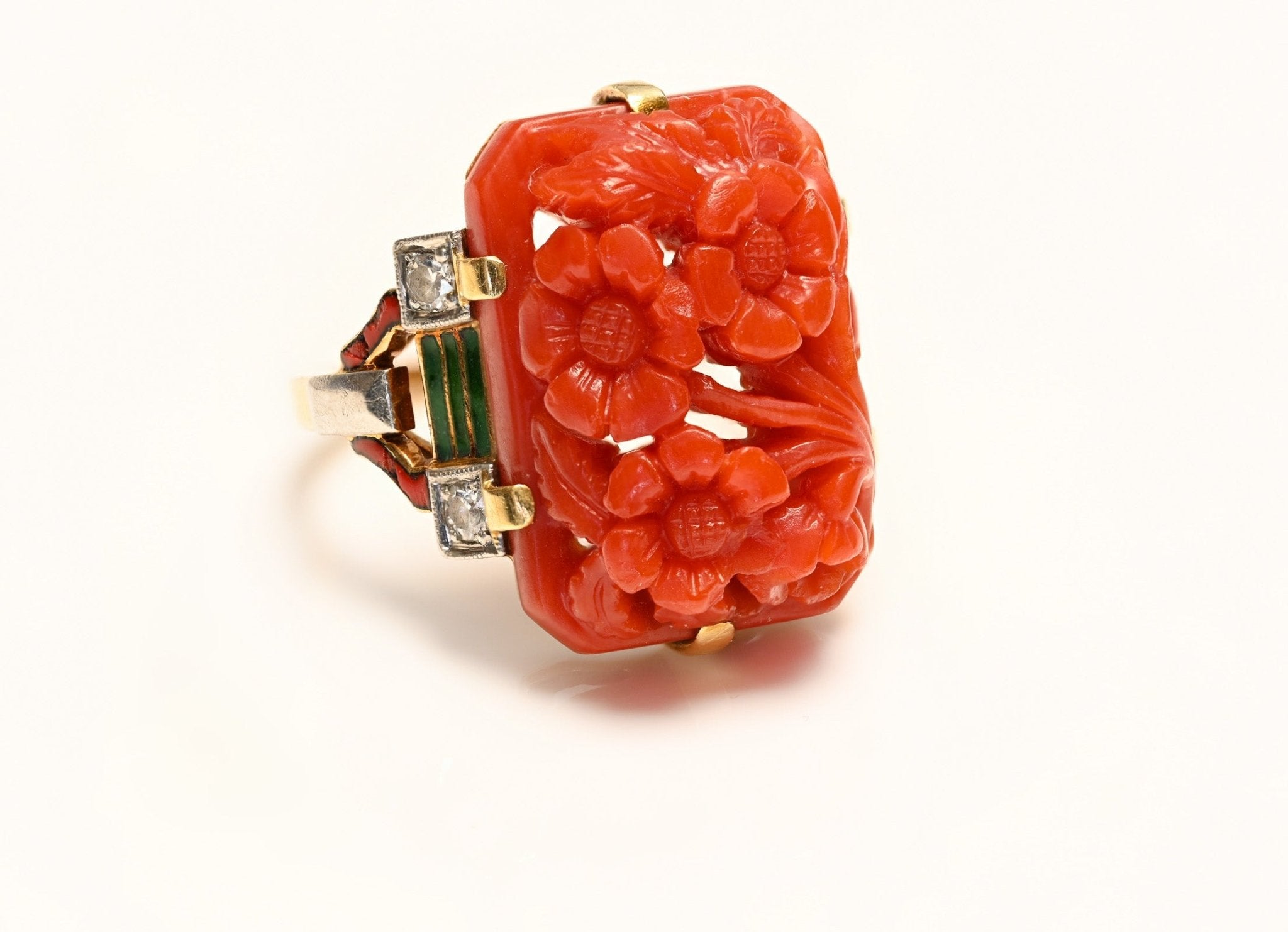 Art Deco Gold Carved Coral Ring