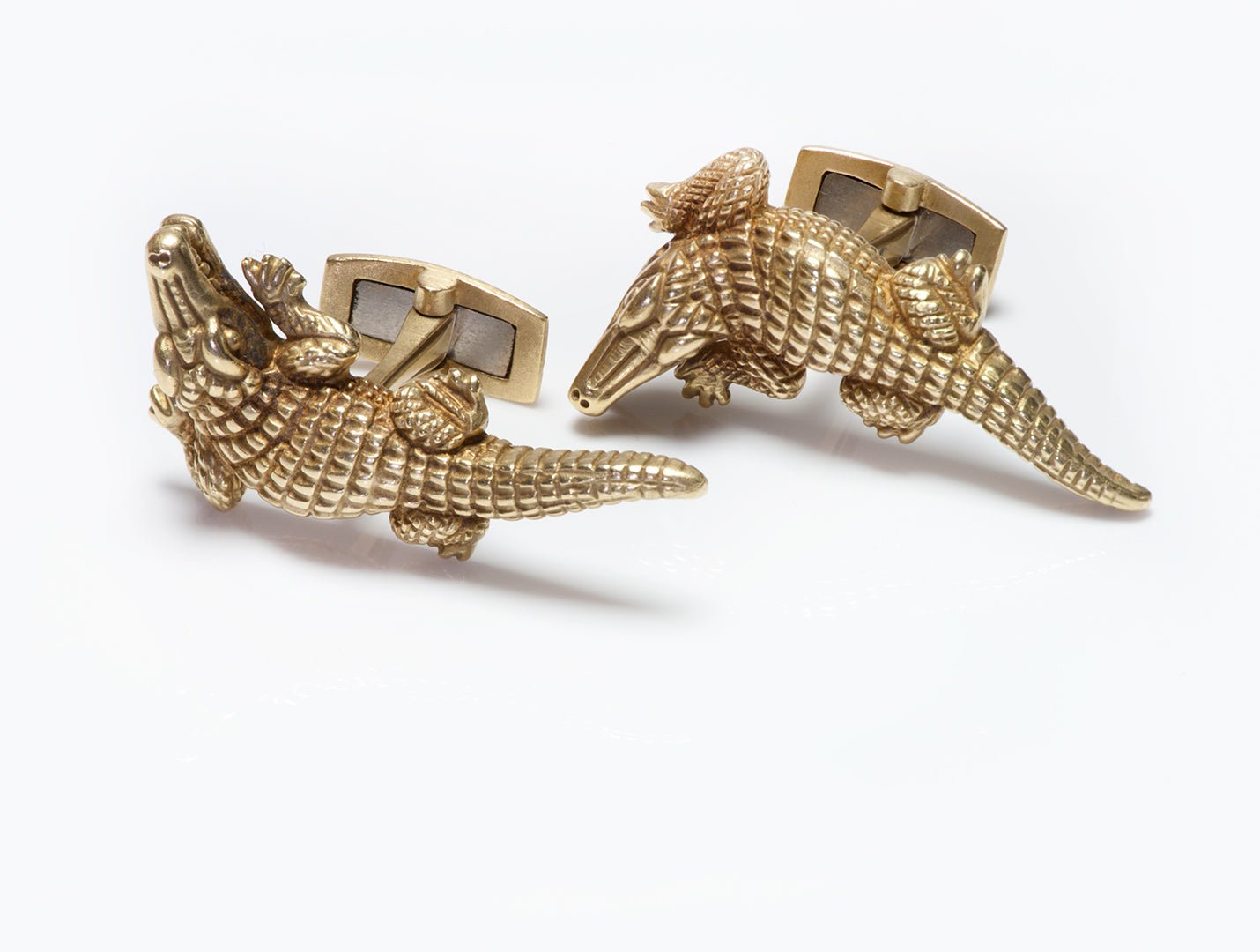 Barry Kieselstein-Cord 18K Gold Alligator Cufflinks - DSF Antique Jewelry