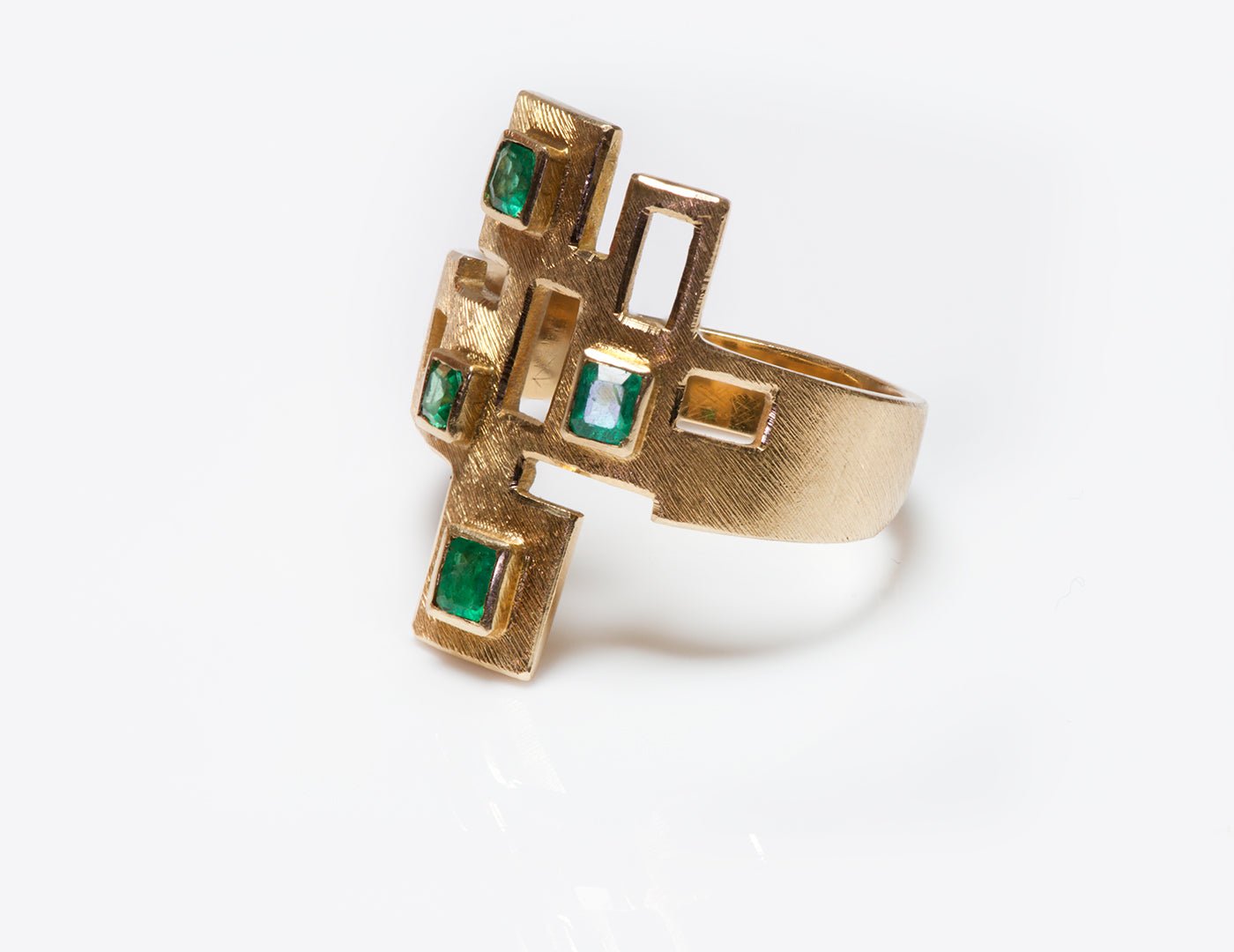 Burle Marx 18 Karat Gold Emerald Ring - DSF Antique Jewelry